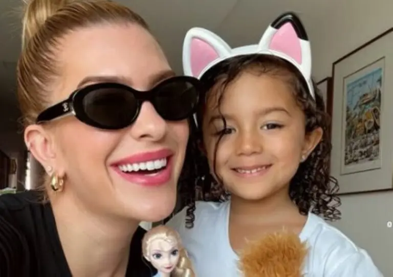 Lore Improta e a filha Liz