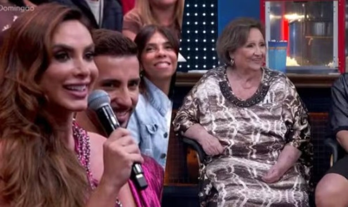 Nicole Bahls e dona dea