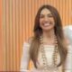 Patricia poeta com colar de Hebe Camargo