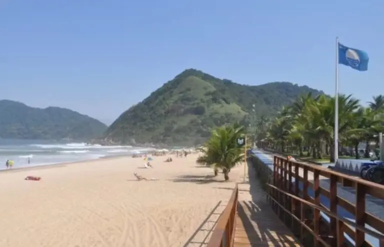Praia do Tombo em Guarujá