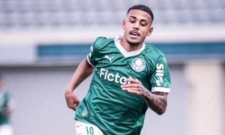 Zenit avança conversas diretas com Palmeiras para contratar Riquelme a partir de 2026
