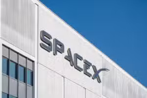 由於 SpaceX 和藍色起源的延誤，阿耳忒彌斯 3 號載人登月任務推遲至 2028 年