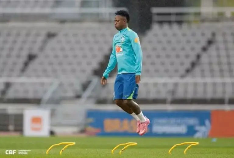 Vini Jr. em treino da Seleção em Seul