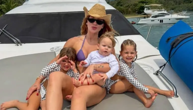 Virginia Fonseca com seus filhos Maria Alice, Maria Flor e José Leonardo
