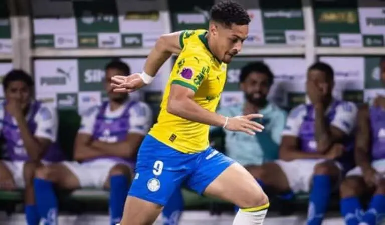Vitor Roque