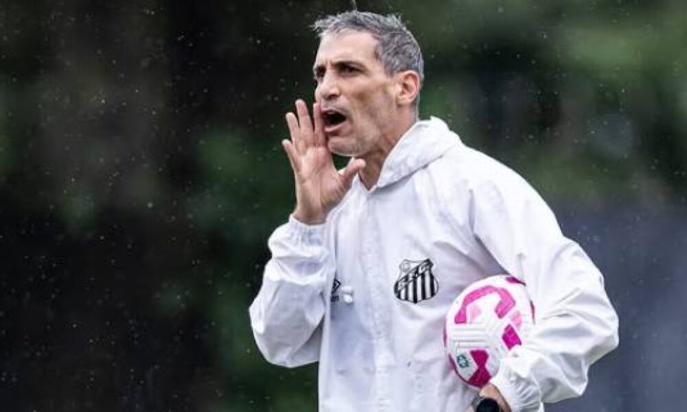 Santos anuncia demissão de Vojvoda e inicia planejamento para contratar novo técnico