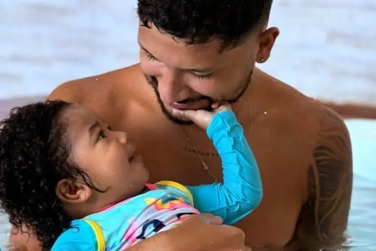 Yuri Lima e sua filha Nala