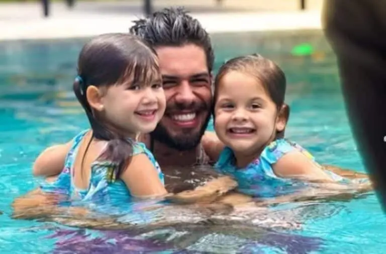 Zé Felipe e as filhas, Maria Alice e Maria Flor