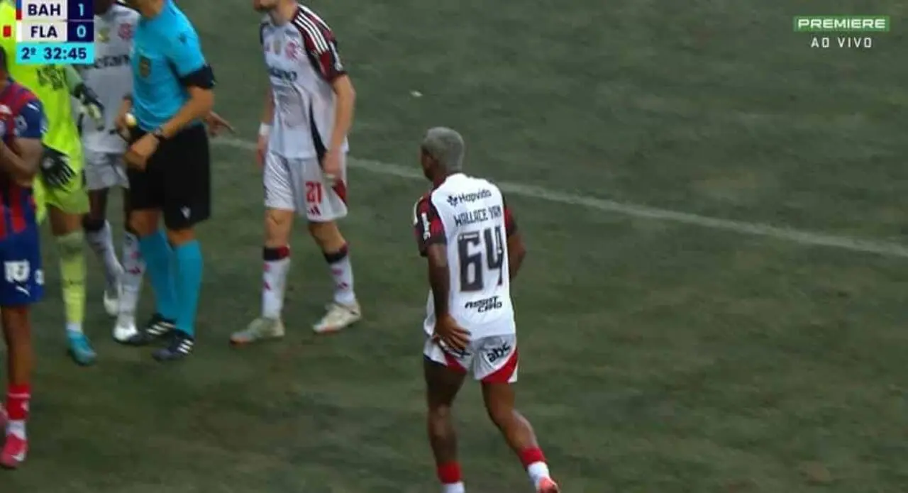 cartao vermelho para wallace yan