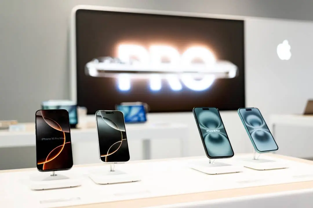 iPhone 16