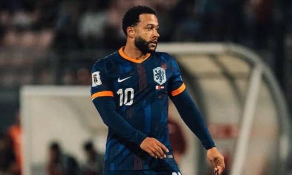 Memphis Depay lamenta derrota do Corinthians em clássico contra o Santos