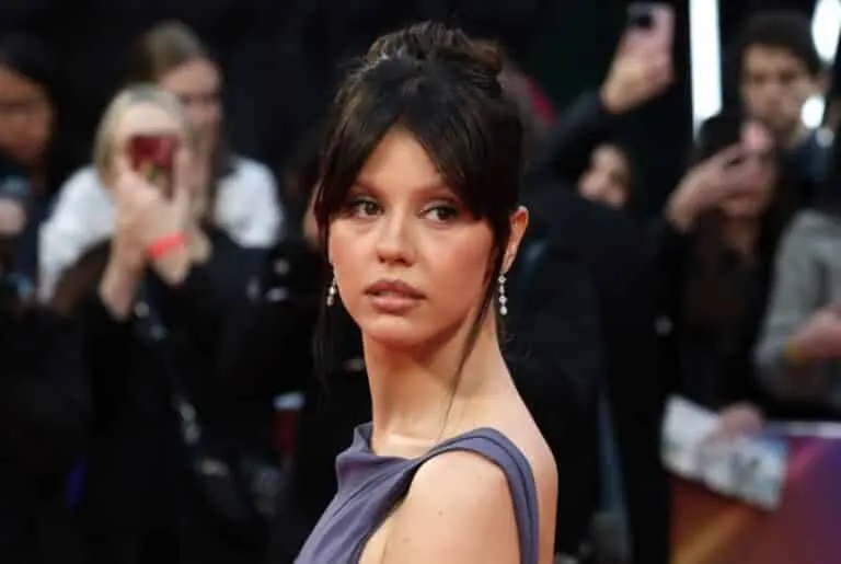 mia goth