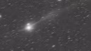 Astronoom van Harvard identificeert atypische versnelling en omgekeerde staart op hemellichaam 3I/ATLAS
