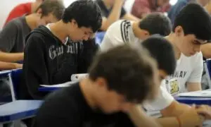Alunos, prova, Fies