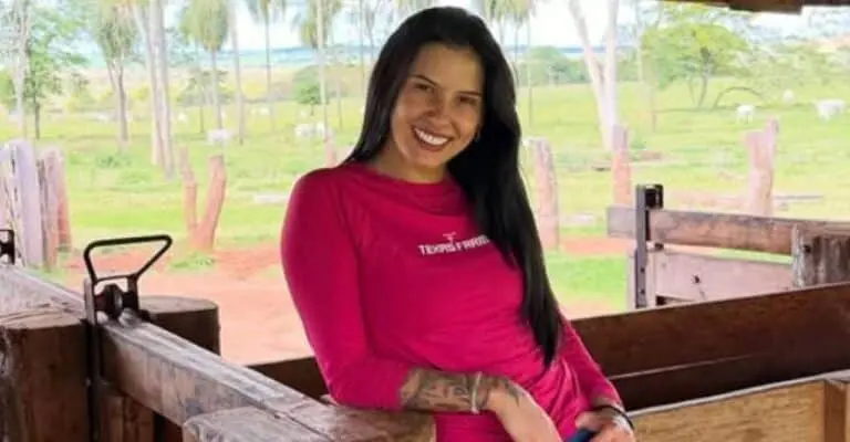 Ana Castela