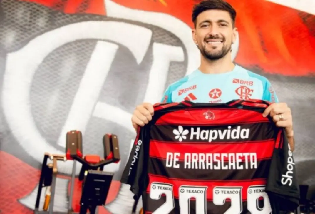 Arrascaeta renova com Flamengo por mais três anos e multa rescisória chega a R$ 215 milhões
