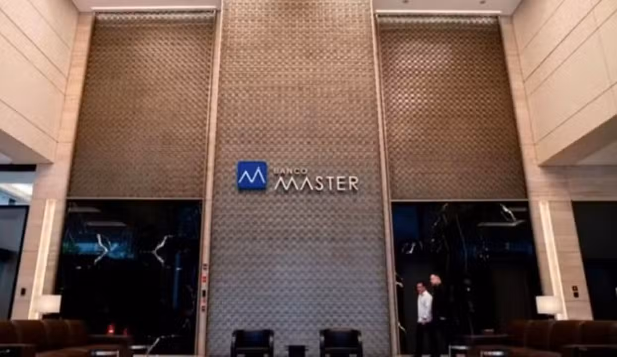 Banco Master.