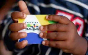Alerta: Golpe do falso empréstimo mira beneficiários do Bolsa Família; veja como se proteger