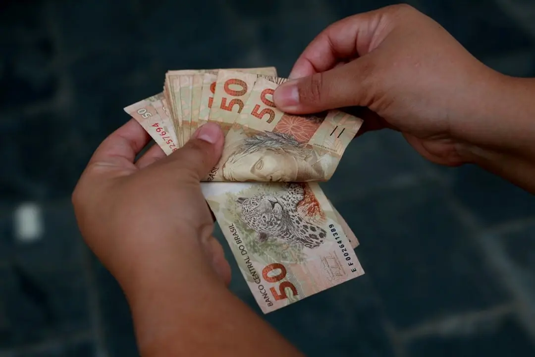 Cedula de cinquenta reais, dinheiro