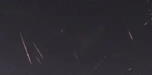 Пик метеорного потока Леониды приходится на ранние часы 18 ноября при идеальных условиях