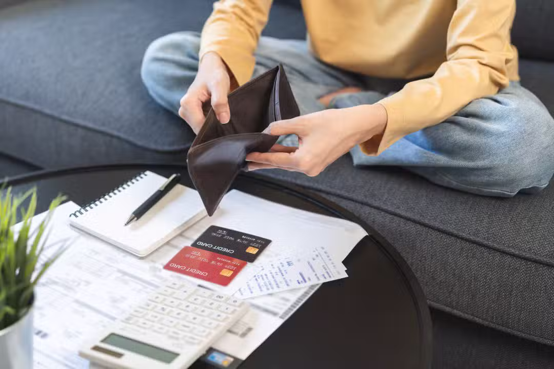 Conceito financeiro da dívida, contas a pagar, calculadora