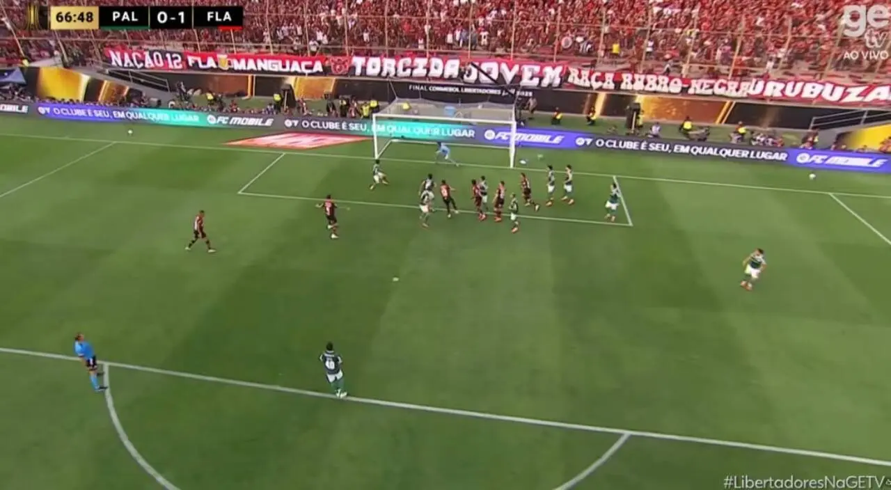 Golaço Danilo