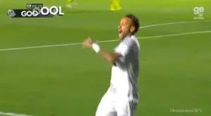 Neymar apre le marcature con un gol uno contro uno al 3′ a Vila Belmiro in Santos x Mirassol