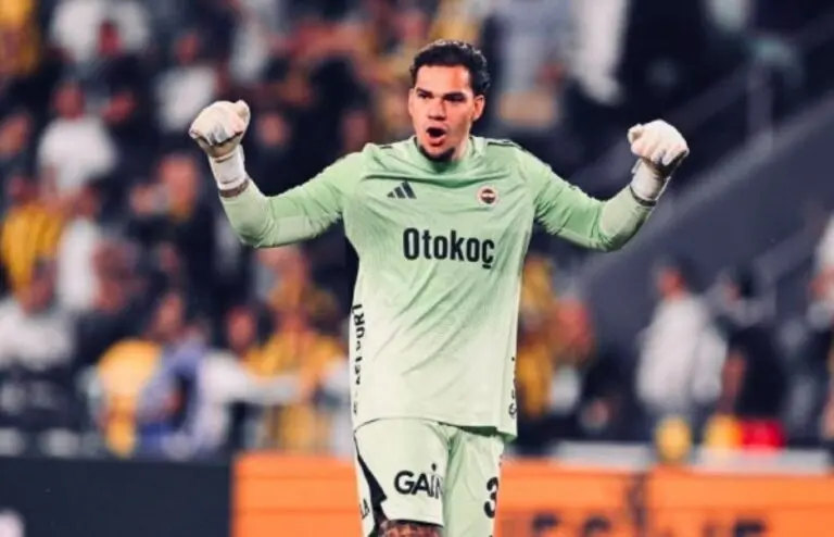 Goleiro Ederson