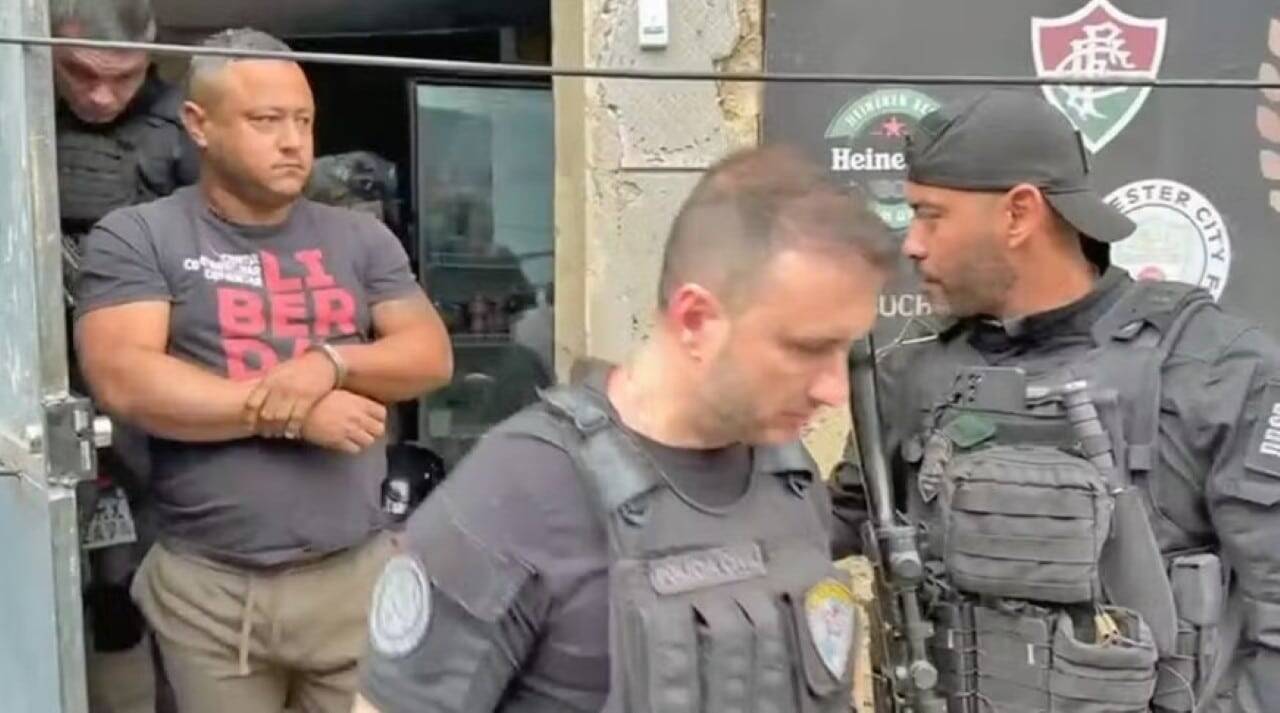 Homem é preso durante a Operação Contenção
