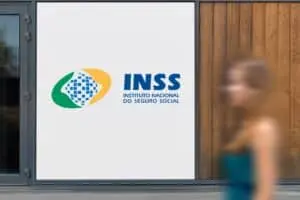 Aluguel consignado para INSS: câmara aprova desconto direto do benefício