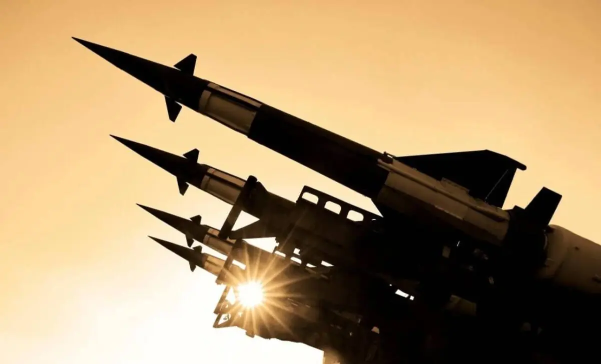 Gli attacchi statunitensi e israeliani all’Iran completano il quarto giorno e portano le vittime a oltre 780 a Teheran