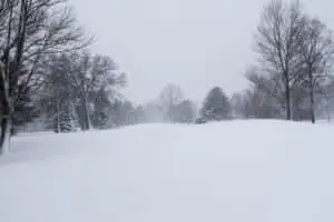 Ang mabibigat na snowfall ay minarkahan ang pagtatapos ng holiday ng Thanksgiving sa Midwest