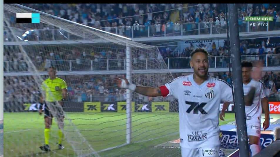 Neymar marca golaço