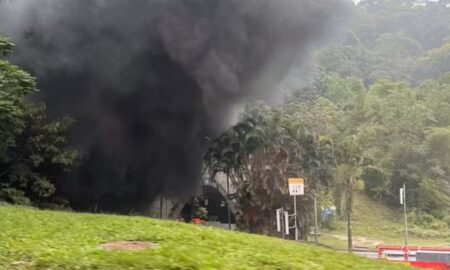 Ônibus pega fogo no Túnel Rebouças