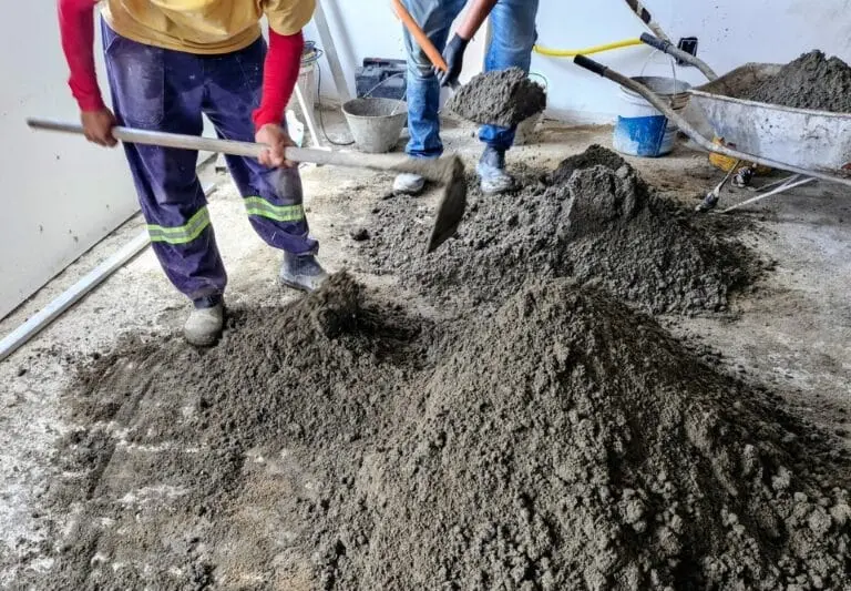 Pedreiros, obra