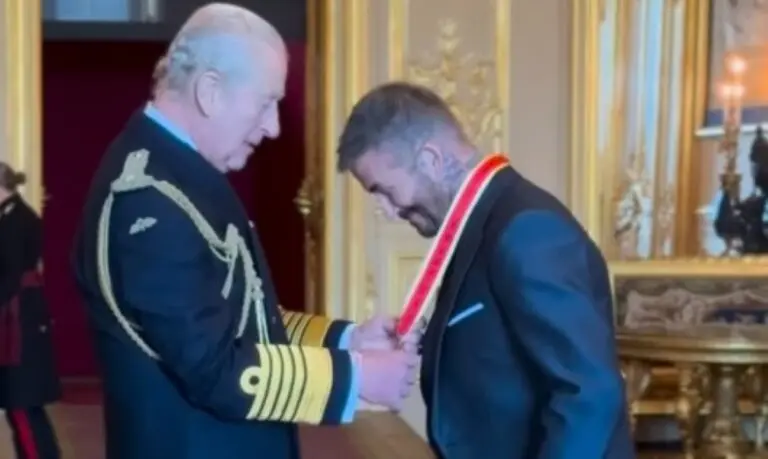 Rei Charles III e David Beckham