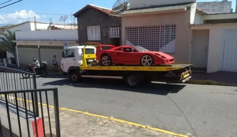 Réplica de Ferrari apreendida em Cachoeira Paulista 1