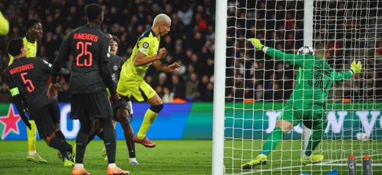 Richarlison marca para Tottenham
