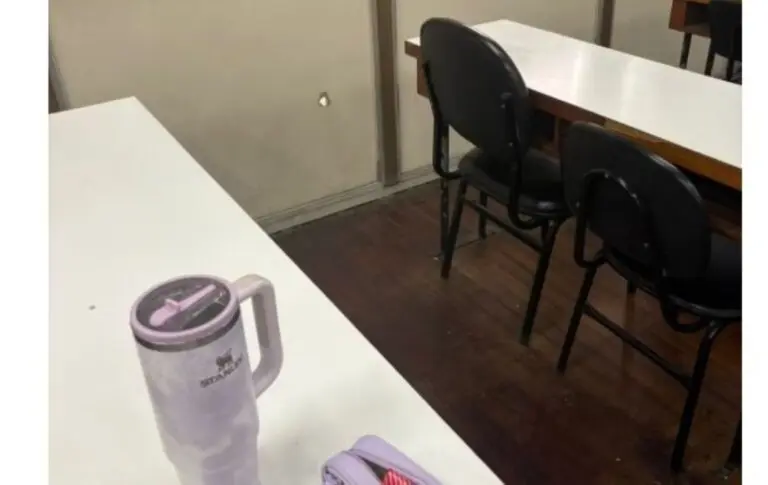 Sala da UFRJ atingida com disparos