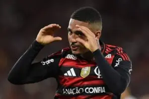 塞繆爾·利諾 (Samuel Lino) 進球，上半場弗拉門戈 (Flamengo) 憑藉萊奧·佩雷拉 (Léo Pereira) 在尼爾頓桑托斯 (Nilton Santos) 的進球以 2-0 領先博塔弗戈 (Botafogo)