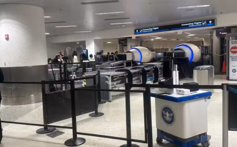 Segurança americana em aeroporto