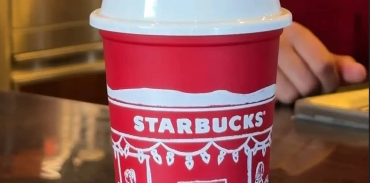 Starbucks annuncia il Red Cup Day 2025 per il 13 novembre con una tazza rossa gratuita con l’acquisto di bevande natalizie