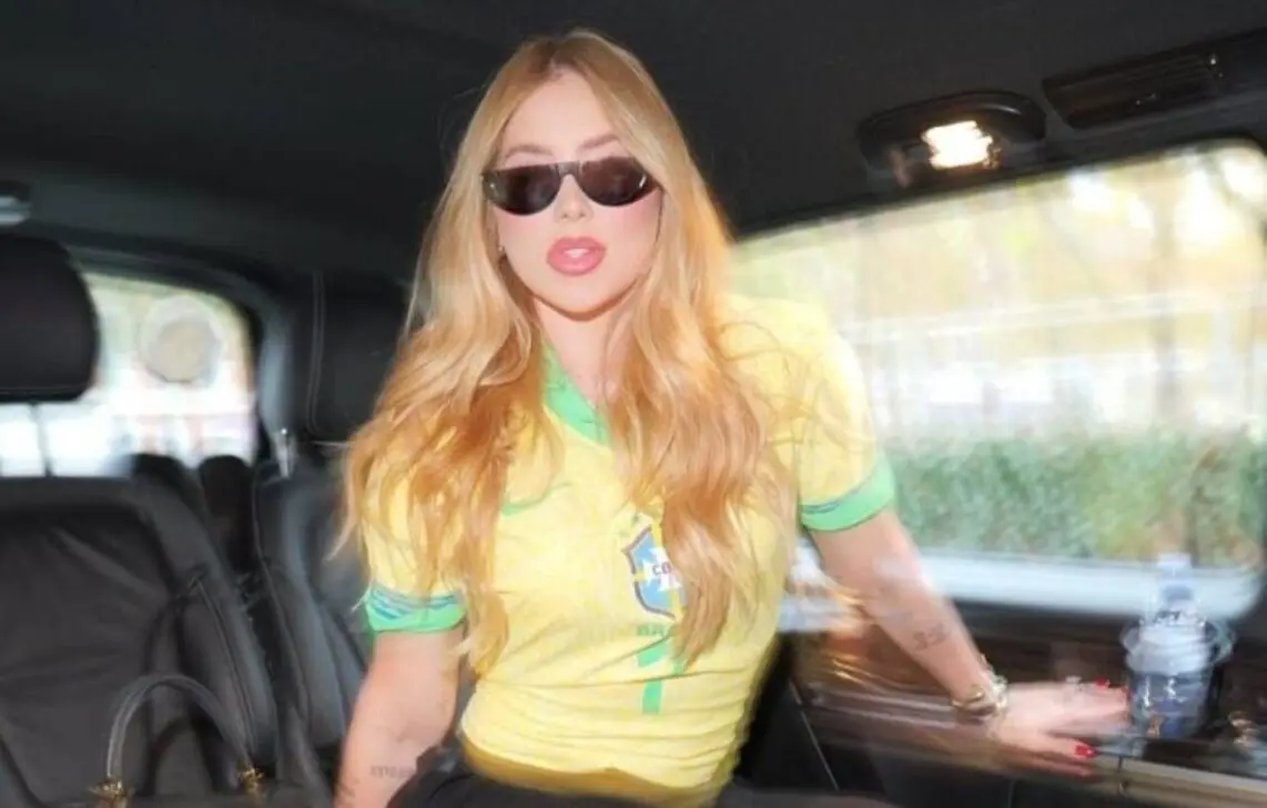 ヴァージニア・フォンセカがロンドンのエミレーツ・スタジアムに出席し、ブラジル対セネガルの親善試合でヴィニ・ジュニアへの支持を表明