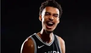 Victor Wembanyama가 역사적인 이정표를 달성하고 스퍼스를 10연속 NBA 우승으로 이끌었습니다.