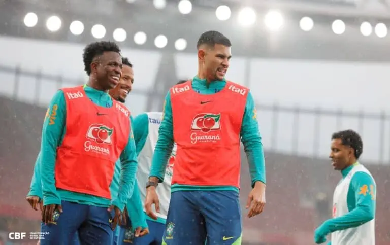 Vinicius Jr e Bruno Guimarães