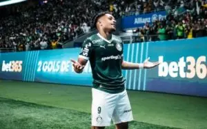 Palmeiras empata com Guarani em Barueri e atuação de Vitor Roque vira alvo de críticas da torcida