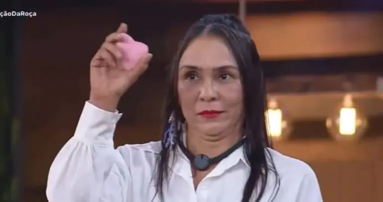Yoná Souza