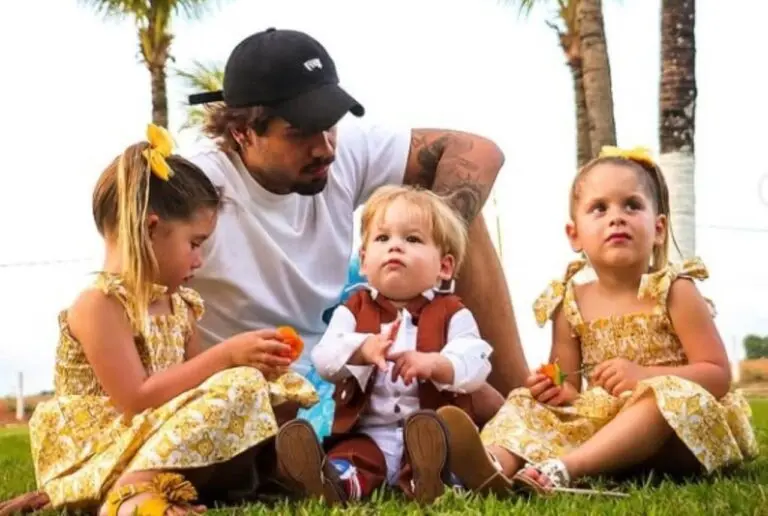 Ze felipe com os Filhos