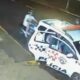 bebado bate na viatura da policia