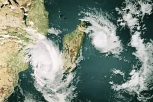 Nyt vejrsystem i Atlanten bringer risiko for storme og vind på 70 km/t til landet